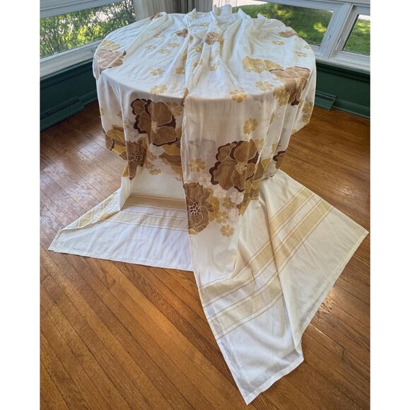 Vintage 1970s cream curtain, large brown, tan flowers, pleated, for each - Picture 5 of 10